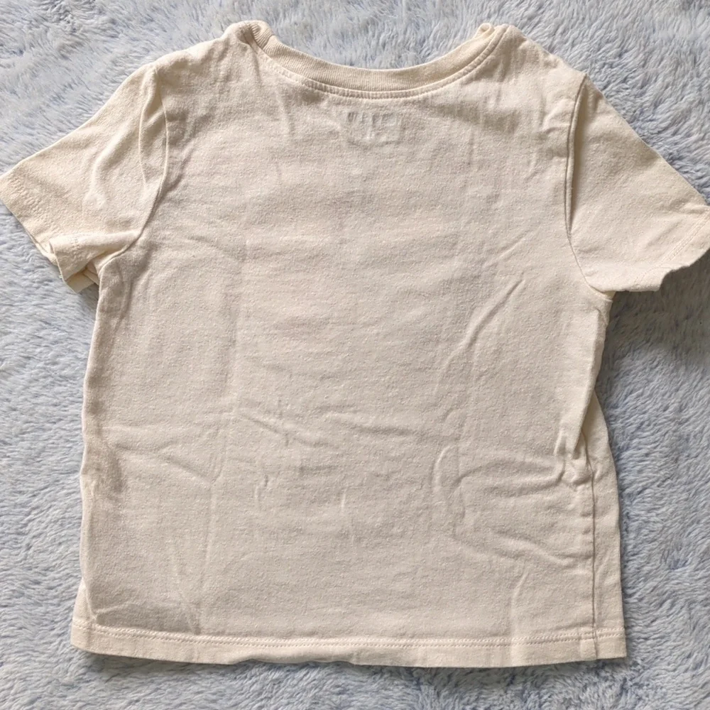 Old Navy bluey tee
